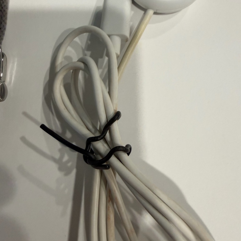 Google Smartwatch with Gray Band - Picture 4 of 11